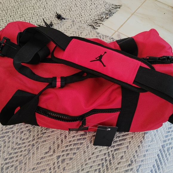 SOLD Brand NEW with tag Jordan duffle bag - Picture 2 of 8